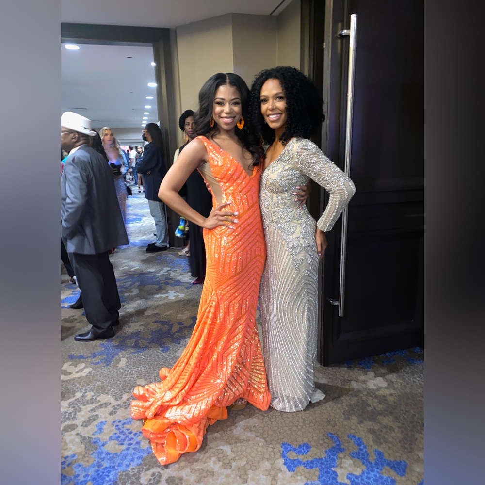 COPY - JOVANI EVENING GOWN SIZE 4